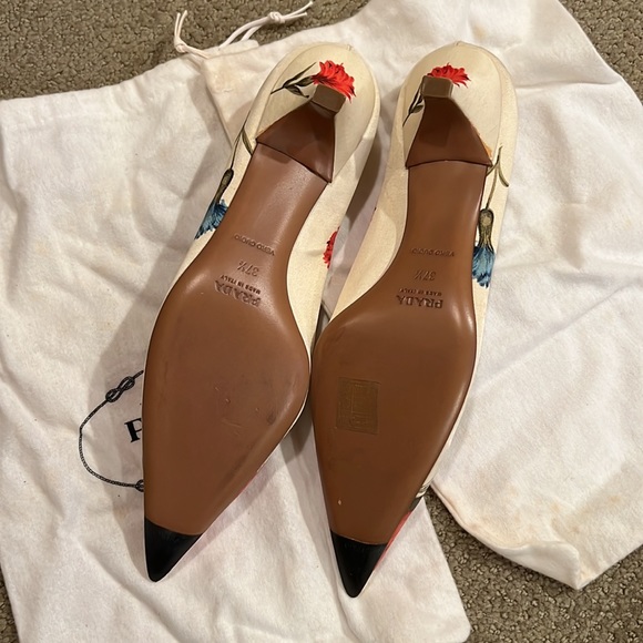 Vintage Prada Pointed Silk Floral Kitten Heel - Picture 5 of 6